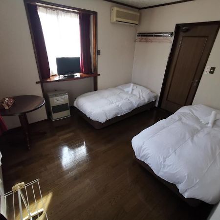 Hakuba Powder Republic Bed & Breakfast Екстериор снимка