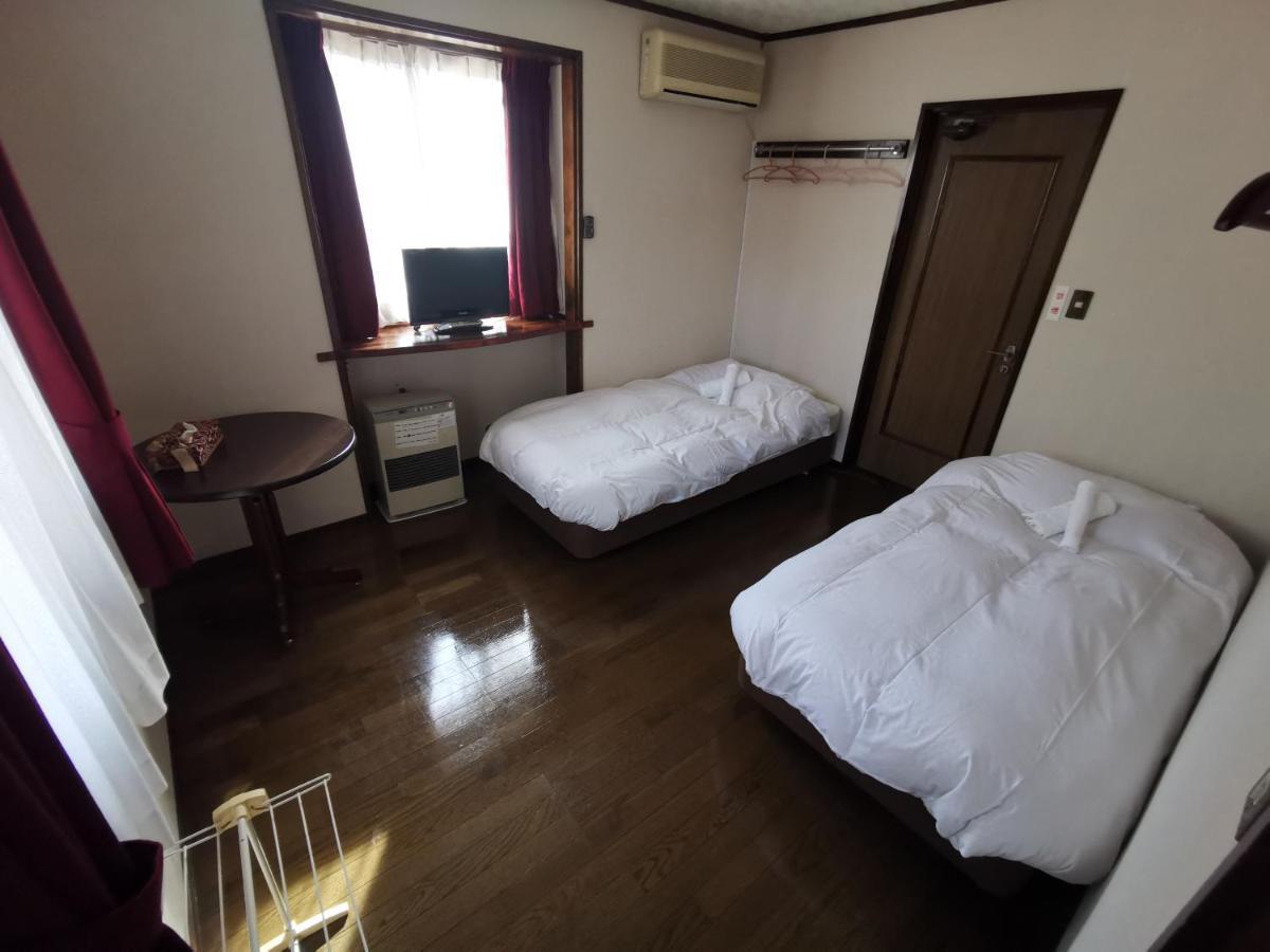 Hakuba Powder Republic Bed & Breakfast Екстериор снимка