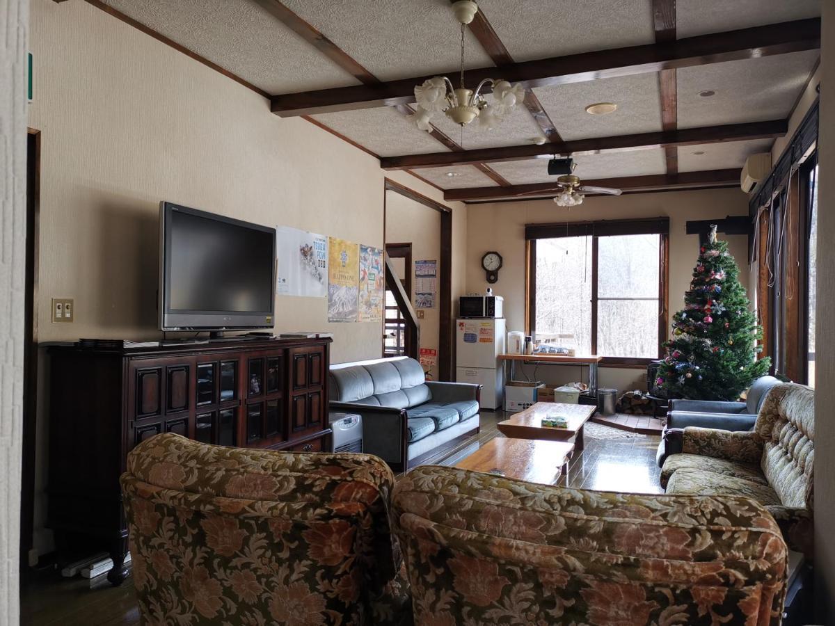Hakuba Powder Republic Bed & Breakfast Екстериор снимка