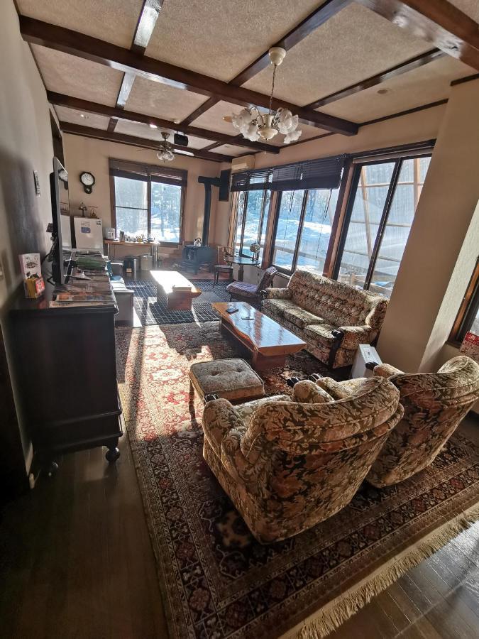 Hakuba Powder Republic Bed & Breakfast Екстериор снимка